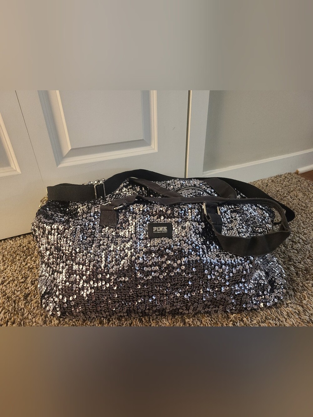 PINK Victoria's Secret Silver Sequin Weekender Bag with Black Straps - Offers - Picture 12 of 16